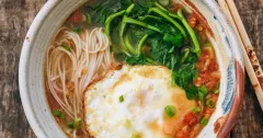 Chinese Tomato Egg Noodle Soup