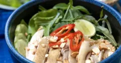Phở Gà Trộn Sốt Xì Dầu Đậm Đà
