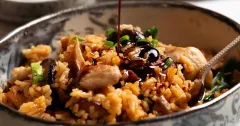 One-Pot Ginger Chicken and Rice with Mushrooms