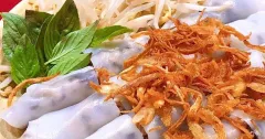 Bánh Cuốn Tráng Chảo Nhân Thịt Băm Nấm Mèo Dai Ngon