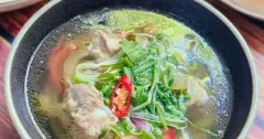 Canh Sườn Heo Nấu Dưa Gang Muối Chua