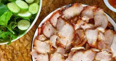 Bánh tráng cuốn thịt ram nước dừa đậm đà, chuẩn vị miền Tây