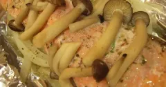Foil-Baked Salmon with Mushrooms and Onion