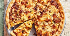 Homity Pie with Cheddar, Potatoes and Leeks