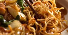 Crispy Chow Mein with Chicken and Vegetables