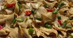 Spicy Stir-Fried Tofu Skin with Fresh Chilies