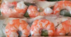 Gỏi cuốn tôm thịt tươi ngon, cuốn chắc tay