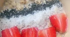 Strawberry Coconut & Cinnamon Overnight Oats
