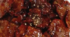 Thịt nạc chay kho tiêu từ bò lát và nấm kim châm