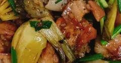 Thịt ba chỉ kho cải chua đậm đà, cực hao cơm