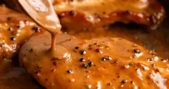 Chicken au Poivre with Creamy Peppercorn Sauce