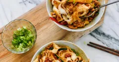 Braised Egg Noodles with Tomato and Chili