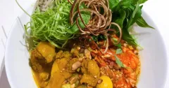Mì Quảng tôm thịt Hội An đậm đà