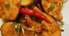 Cá ba sa kho tộ đậm đà, mềm ngon đưa cơm