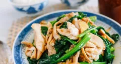 Chicken Stir-Fry with Chinese Broccoli and Mushrooms