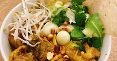Mì Quảng gà đậm đà chuẩn vị miền Trung