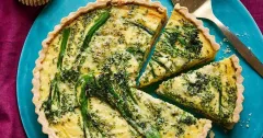 Easy Broccoli and Cheddar Quiche with Caramelized Onions