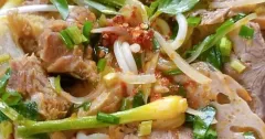 Bún Bò Huế Bắp Bò, Sườn Bò và Chả Lụa
