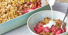 Gluten-Free Rhubarb and Strawberry Crumble