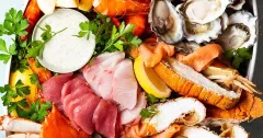 Cold Seafood Platter with Oysters, Prawns and Crab