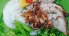 Phở gà nướng trộn chua ngọt thơm lá chanh