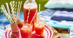 Refreshing Homemade Strawberry Lemonade
