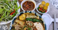 Bún riêu cua đồng tôm chả đậu hũ