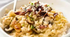 Creamy Chicken and Mushroom Risotto with Crispy Bacon