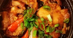 Cá basa kho tộ đậm đà kiểu miền Tây