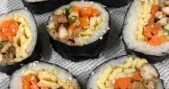 Chicken Kimbap (Korean Seaweed Rice Rolls)