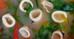 Canh chua mực lá lốt thanh mát, đậm vị