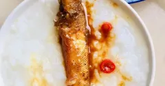 Cá bống kho tộ ăn kèm cháo trắng