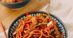 Restaurant-Style Chicken Lo Mein