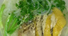 Cách Nấu Phở Gà Ta Truyền Thống Thơm Ngon, Nước Dùng Trong