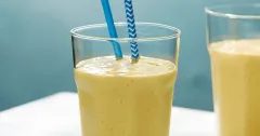 Mango Lassi Breakfast Smoothie with Oats
