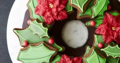 Festive Chocolate Biscuit Wreath Cake