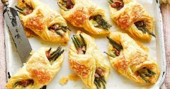 Asparagus, Bacon and Cheese Puff Pastry Bundles