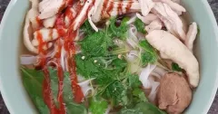 Cách nấu Phở Gà Bò Viên thơm ngon, nước dùng thanh ngọt
