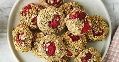 Healthy Banana and Raspberry Oat Cookies