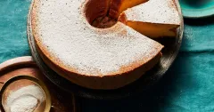 Fluffy Vanilla Chiffon Cake