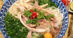 Cách Nấu Phở Gà Truyền Thống Thơm Ngon, Nước Dùng Trong Thanh