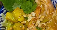 Cách Nấu Mì Quảng Gà Tôm Đậm Đà Chuẩn Vị Miền Trung