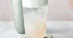 Refreshing Blackberry Gin Fizz