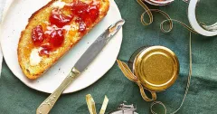 Homemade Peach and Cardamom Jam