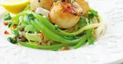Pan-Seared Scallops with Chilli Garlic Butter & Steamed Leeks