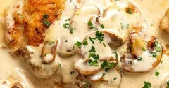 Creamy Mushroom Chicken Skillet