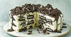 No-Bake Cookies and Cream Fridge Cake