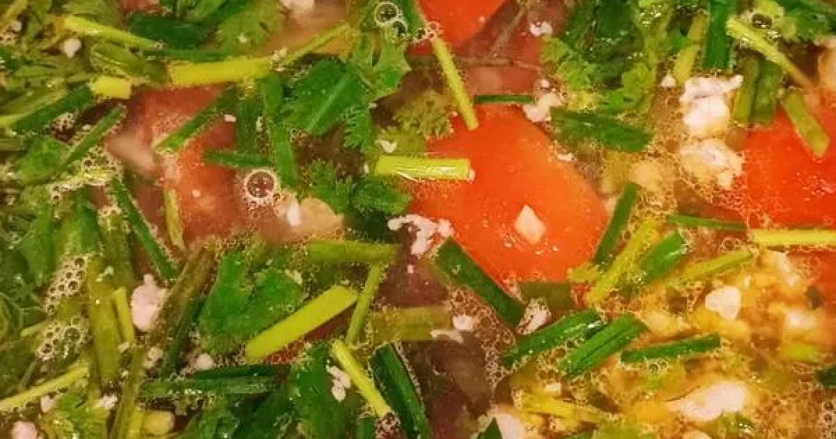 Canh thịt băm nấu cà chua dứa thanh ngọt