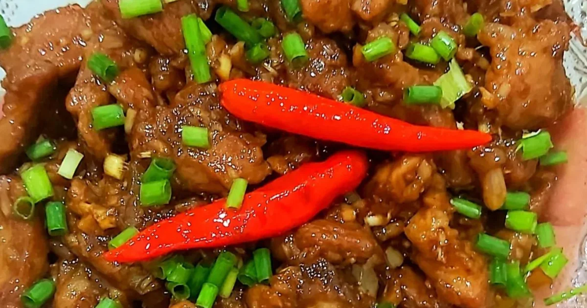 Thịt nạc vai heo kho tiêu đen đậm đà