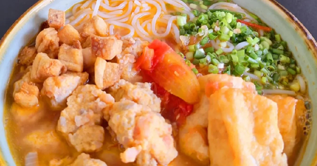 Bún riêu tôm thịt đậm đà, dễ nấu tại nhà